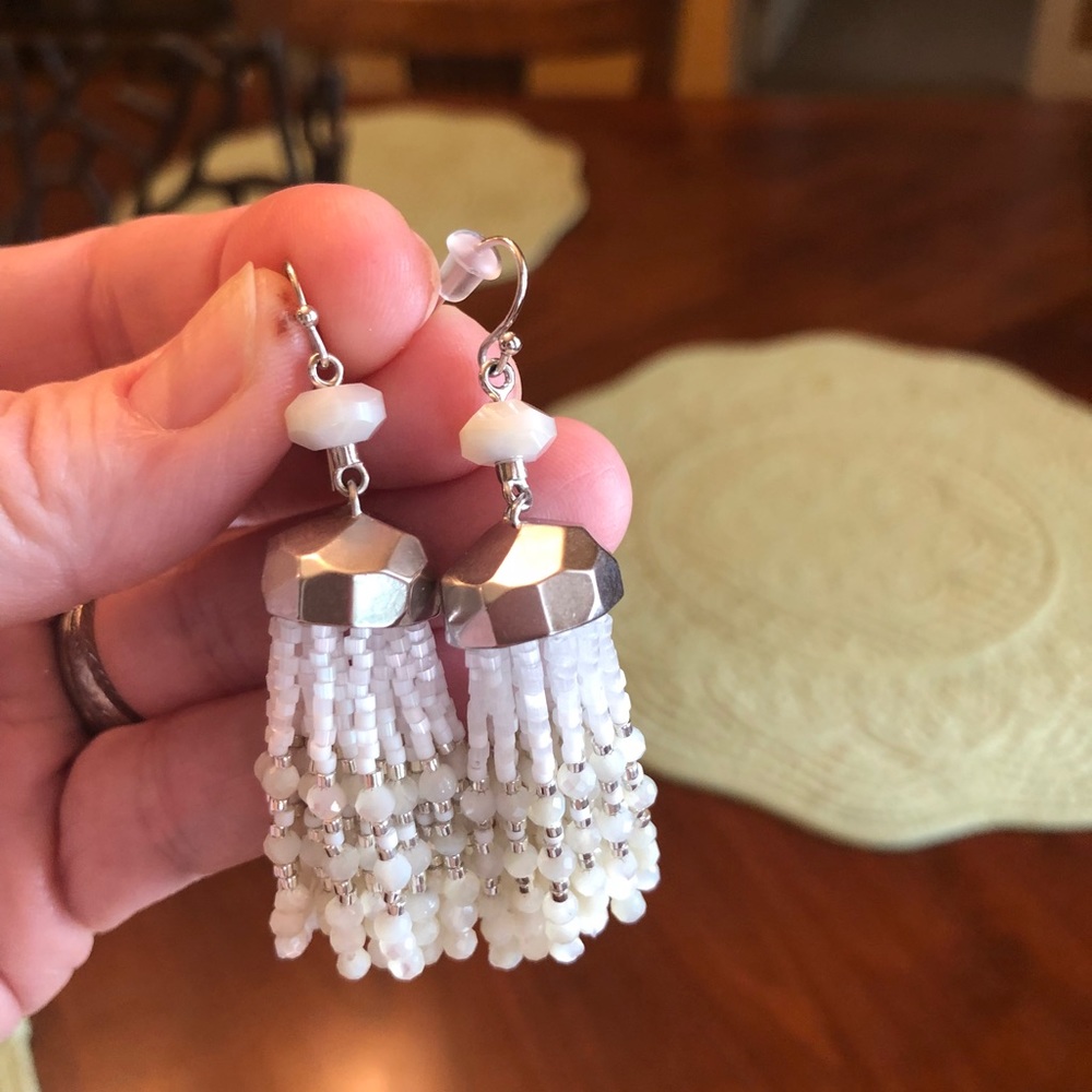 Kendrascott Dove earrings